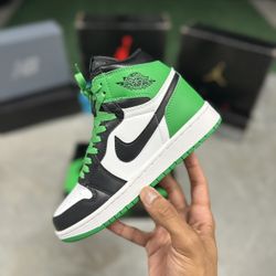 Men’s 5.5, Woman’s 7 - “Lucky Green” Jordan 1's 🍀
