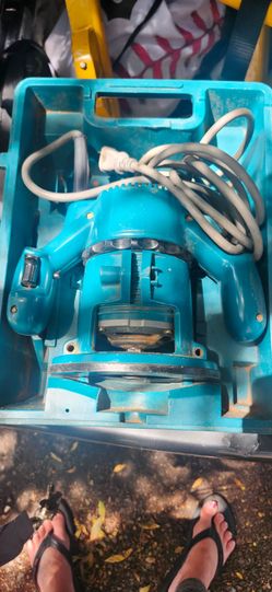 Makita router