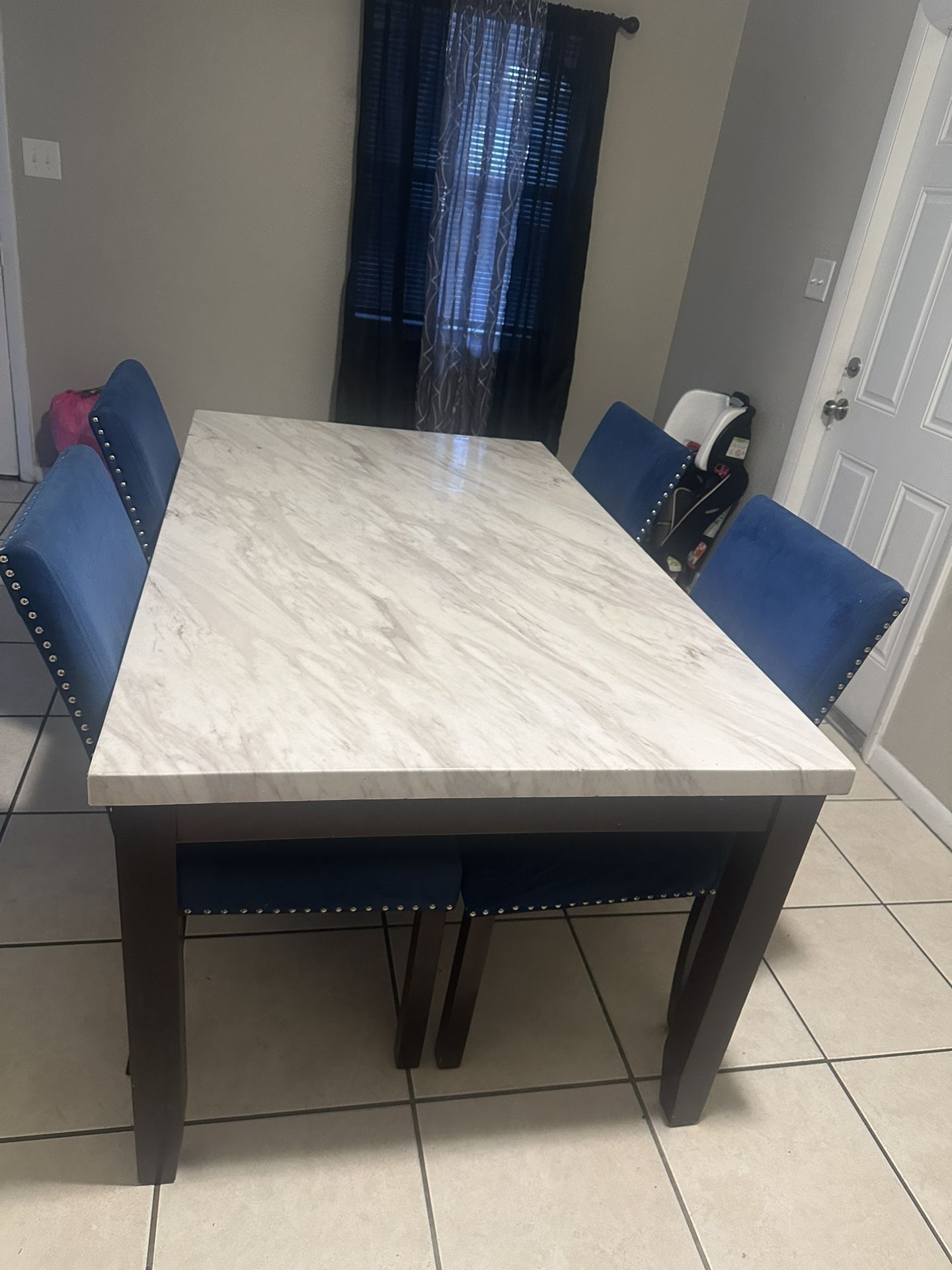dinning table 