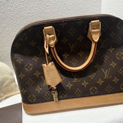 Louis Vuitton Alma PM