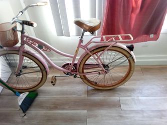 Huffy Pink Deluxe26 Inch (Need To Clean It Sorry )