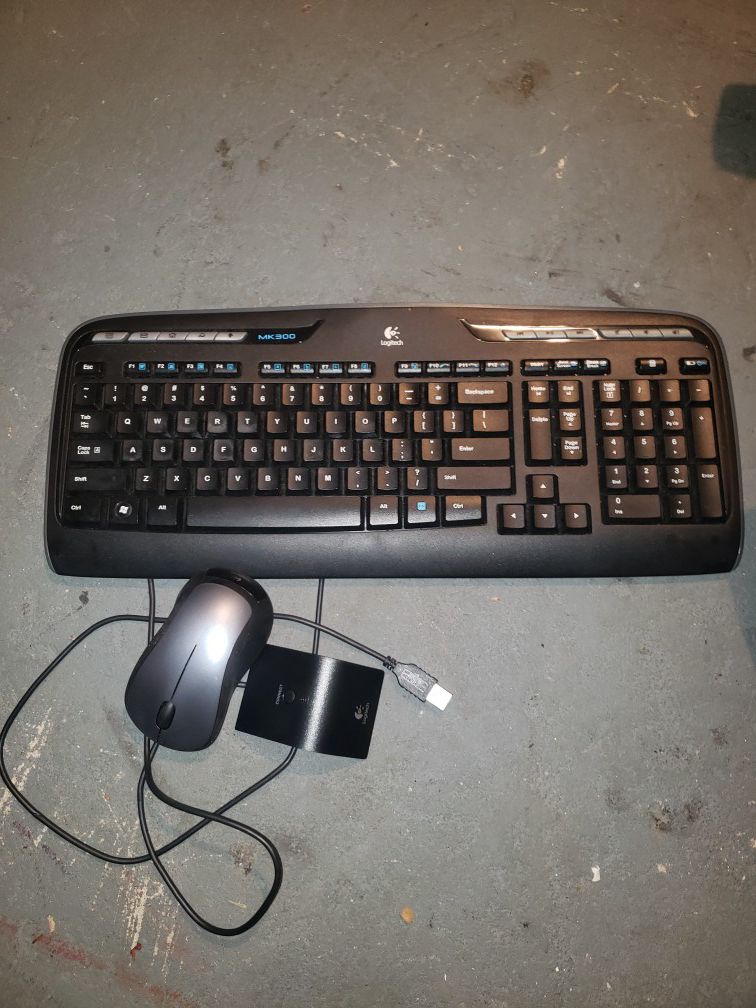 Wireless Logitech keyboard and mouse