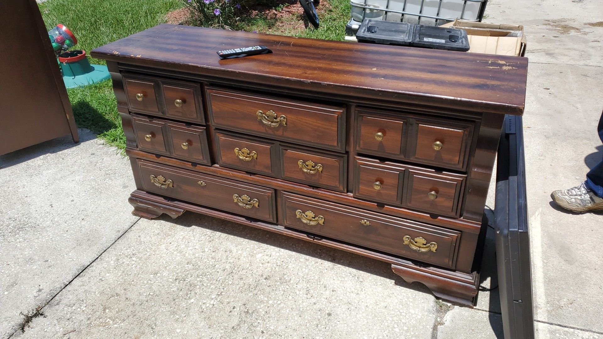 Dresser