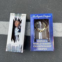 LOS ANGELS DODGERS WORLD SERIES REPLICA TROPHY & BLAKE SNELL BOBBLEHEAD 