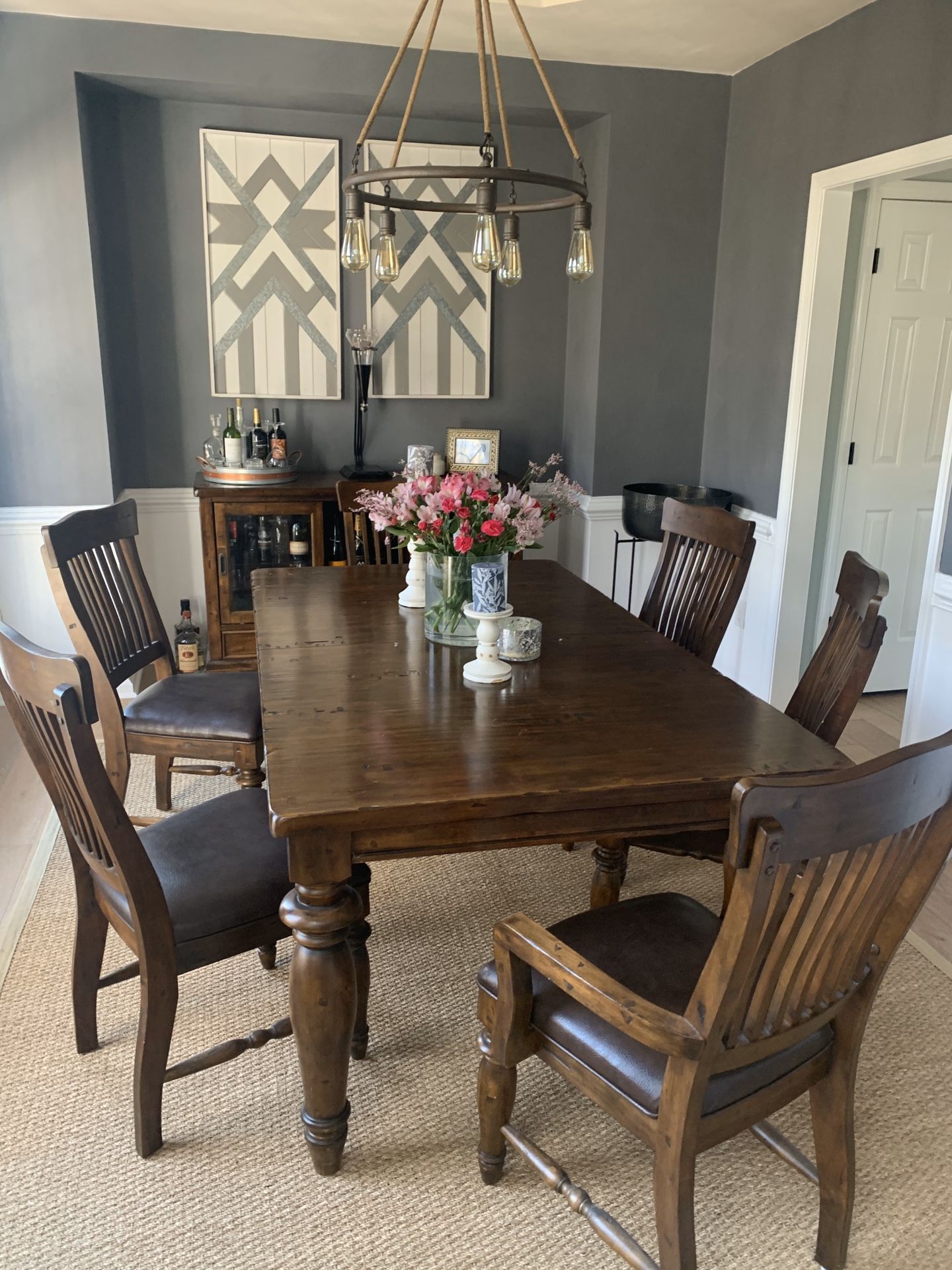 Haverty’s Formal Dining Room Table (table, chairs, hutch)