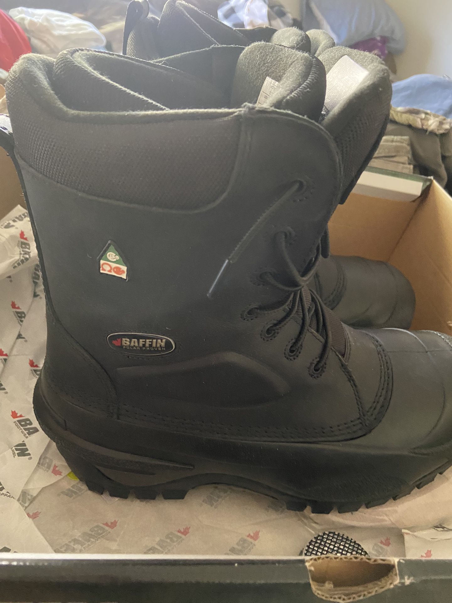 $200.00 Mens BAFFIN snow Boots  For Great Price