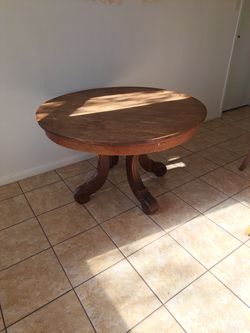 Vintage Wood DINING TABLE ** MUST PICK UP** 281 N & 1604 ** READ DESCRIPTION BELOW ❗️
