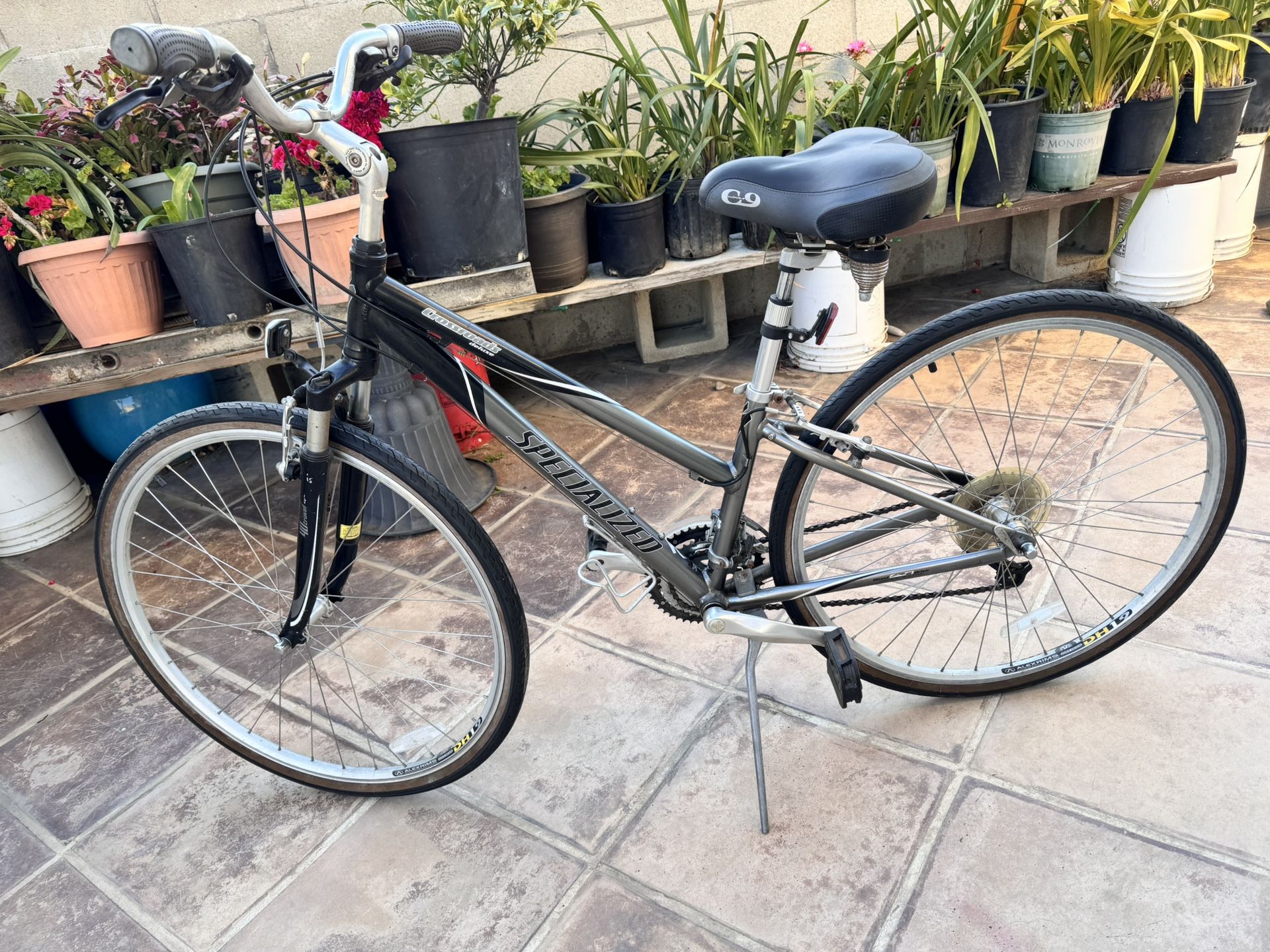 Specialized Crossroads Sport Hybrid Bicycle