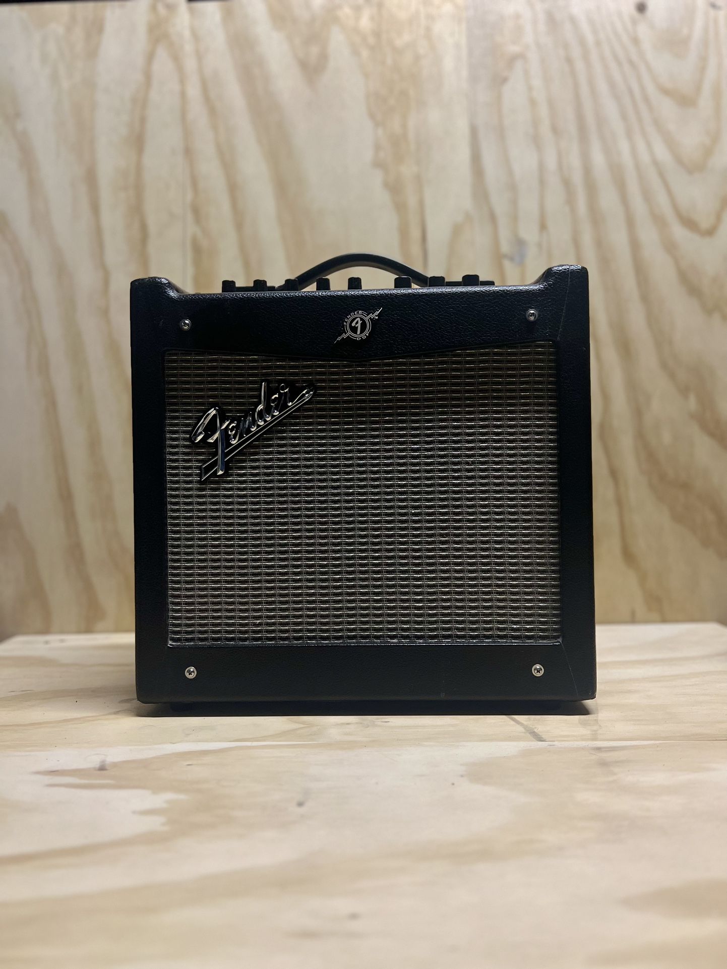 Fender mustang V2 Guitar/Combo Amp