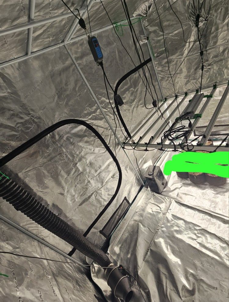 Mars Hydro FC-800 730 Watt 4x8' Grow Tent Setup
