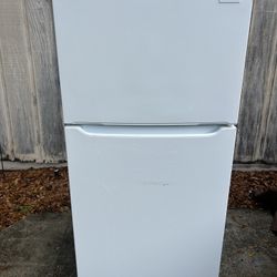 Frigidaire Refrigerator 