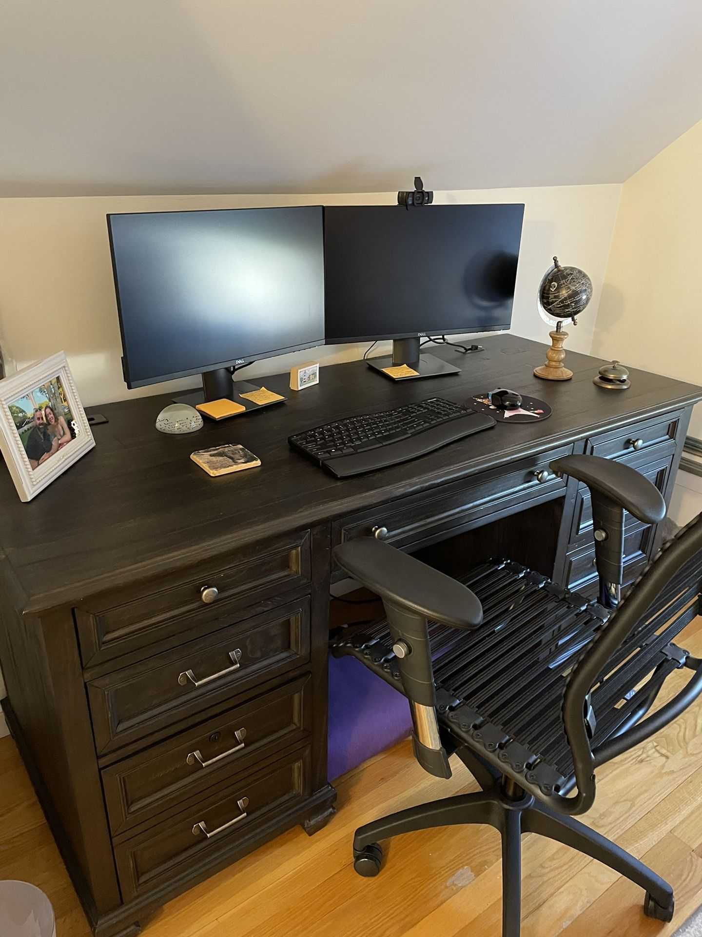 Like New - Executive Desk - Solid Wood