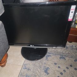 Vendo El Printer Por $80 Y El Monitor Por $20