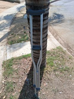 !! Adult  Crutches  5.2 In To 5.10