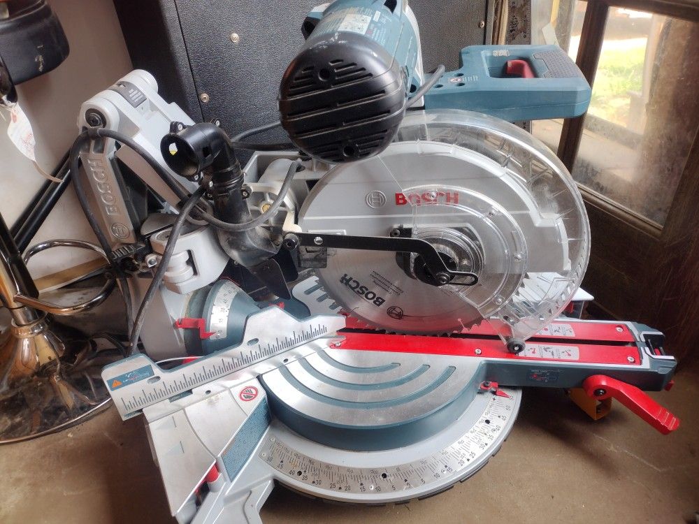 Bosch 12" Dual Bevel Sliding Miter Saw 400