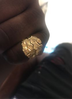 10k pineapple Cut ring size 8 or 9