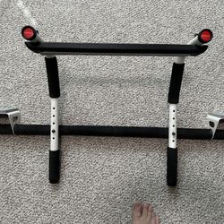 Pull Up Bar