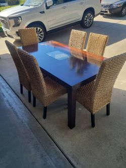 Dinning Toom Table & Chairs