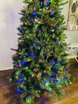 7.5 Artificial Christmas Tree with Multicolor Lights