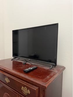 32” Smart LG TV