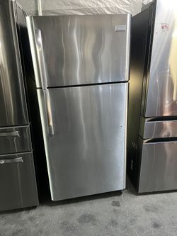 Frigidaire Refrigerator 
