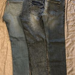 3 Pairs Of Great Jeans , Levi’s, Hollister , Refinery Republic