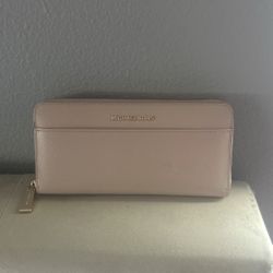 Micheal Kors Wallet 