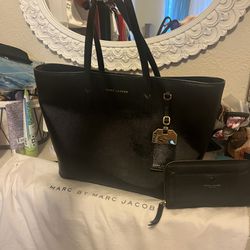 Marc Jacobs Tote W/ Wallet 