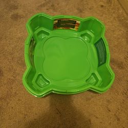 Beyblade Burst Quad Dive Arena In good condition.