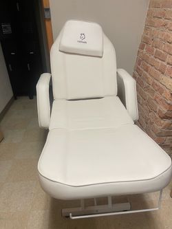Luxmars adjustable message bed