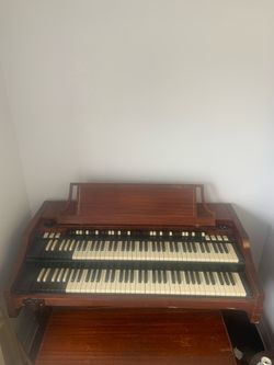 A-100 Hammond organ,  Leslie & Bass pedals