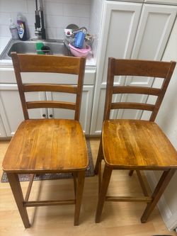 2 Wooden bar chairs