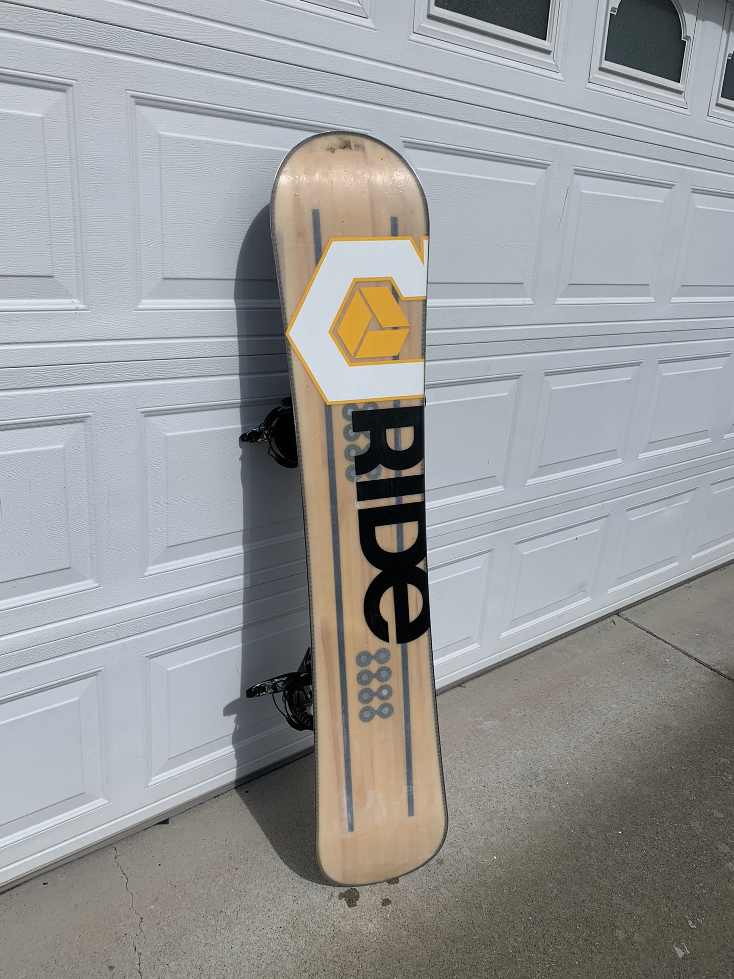 Ride Control Series 158 cm Snowboard with Burton Freestyle lrg