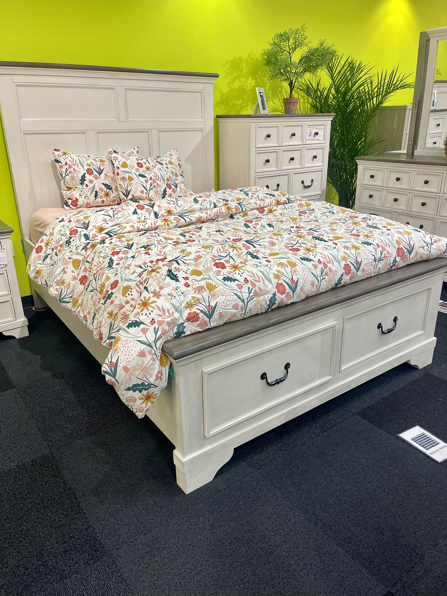Farmhouse Bedroom Set - Queen Size Storage Bed Dresser Mirror Nightstand $1799