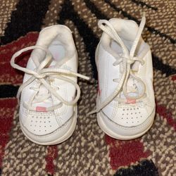 Used white and pink toddler girls shoes size 3CW