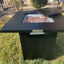 New Display Patio Fire Pit Propane 28”