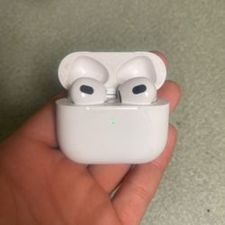 AirPods 4 Active Noise Cancellation And Noise Tracking 