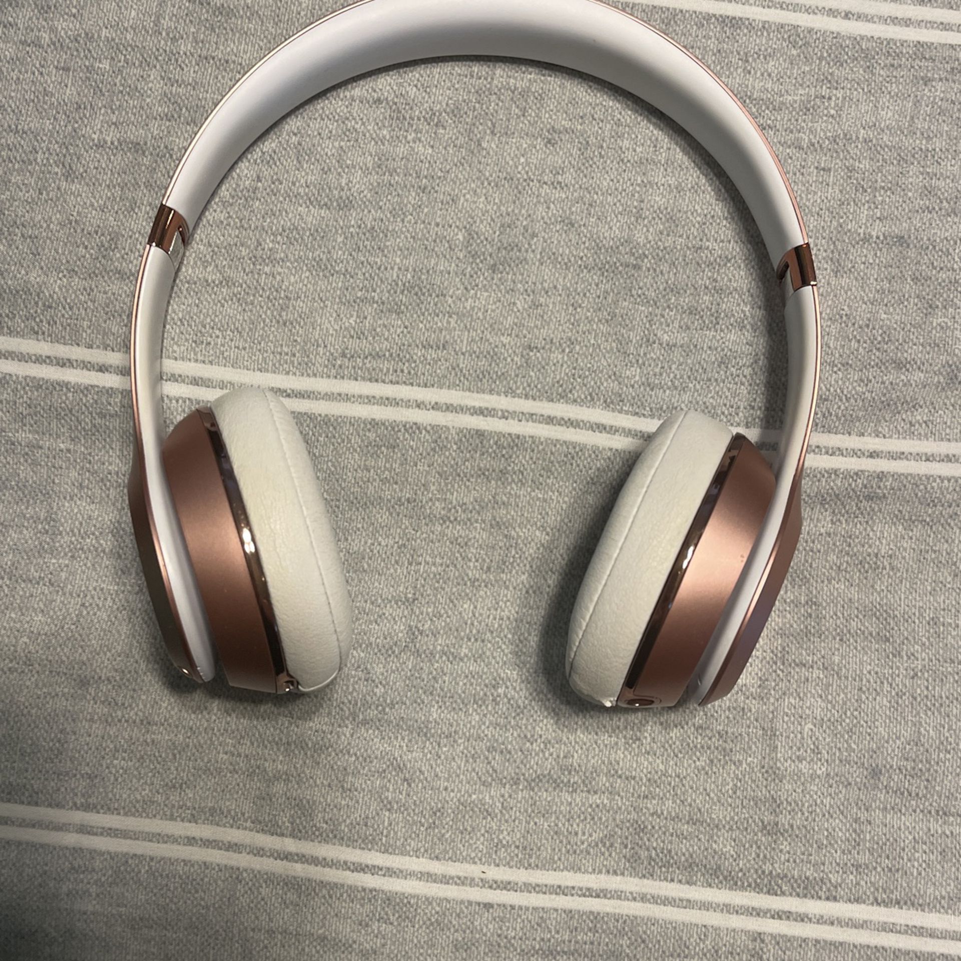 Beats Solo 3 Wireless With Box 