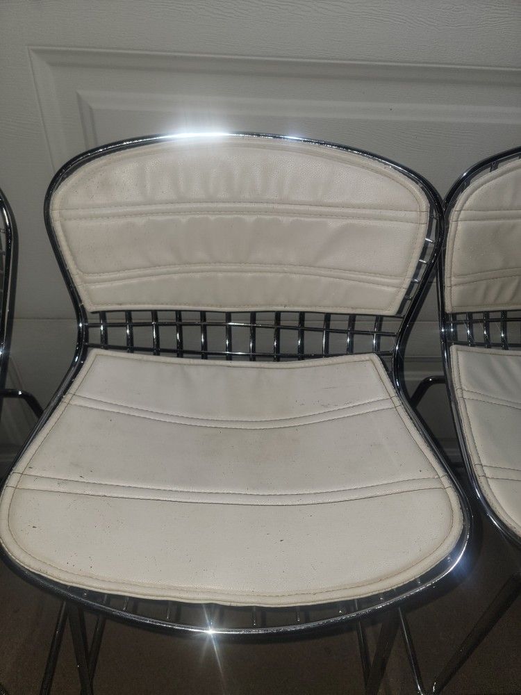 Mid Century Modern Chrome Wire Counter Stools 28 in Seat Height (White) for Sale in Chandler, AZ