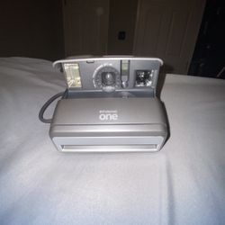 Polaroid One 