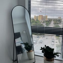 Modern Full-Length Floor Mirror – Excellent Condition