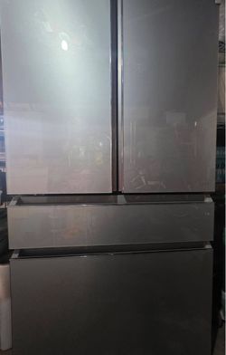 New in bow GE refrigerator