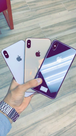 Apple 𝚒𝙿𝚑𝚘𝚗𝚎 XS Max 256GB / 64GB | $50 Down And Take It Home!