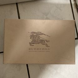 Burberry 44/ 10