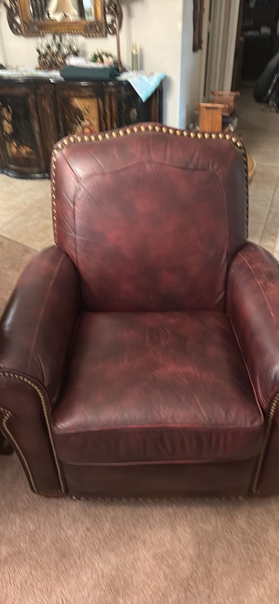 Beautiful Leather High Quality Recliner 