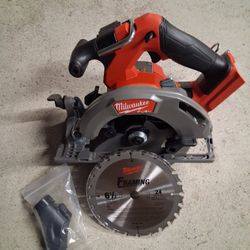 Milwaukee Fuel M18 6-1/2" Circular Saw ( TOOL ONLY )