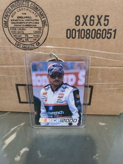 DALE EARNHARDT #3 Nascar 2000 Collectible Trading Card NWT Keychain