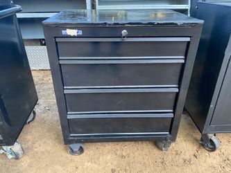 TOOL BOX WHIT KEY