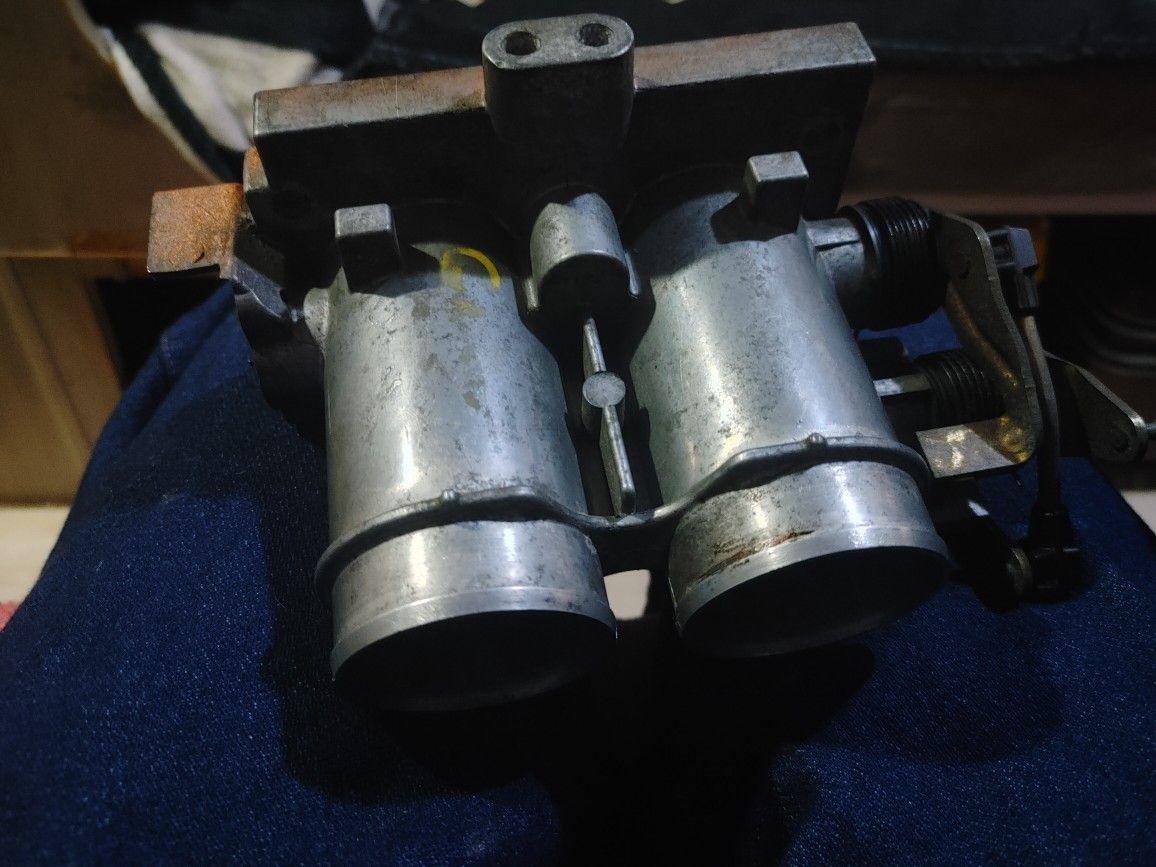 Ford 460 throttle Body