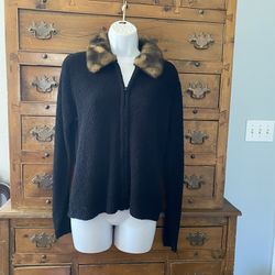 Woman’s Zip Closure Sweater Faux Fur Collar Size S Vintage 80’s Like New